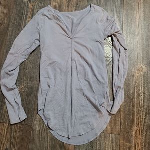 GAP v-neck longer shirt